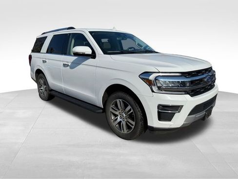 Used 2024 Ford Expedition Limited image 2