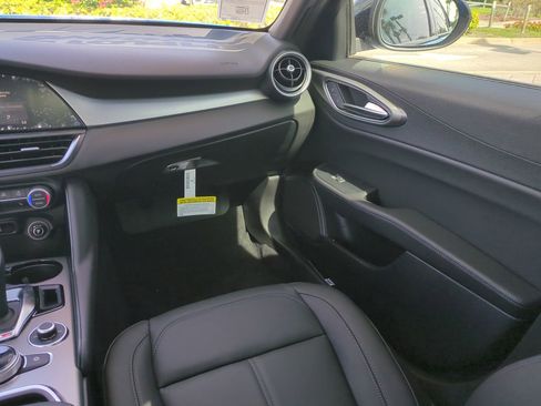 New 2025 Alfa Romeo Giulia w/ Driving Assist Package image 15