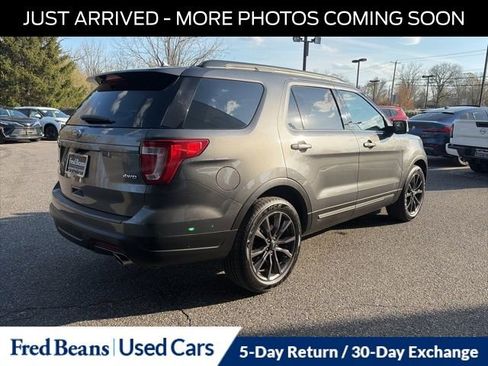 Used 2018 Ford Explorer XLT w/ Equipment Group 202A image 8