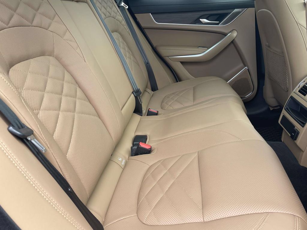 Used 2022 Jaguar F-PACE S AWD/4WD image 16