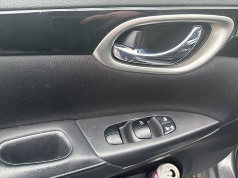 Used 2019 Nissan Sentra SV image 12