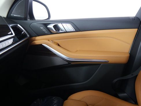 Used 2026 BMW X7 xDrive40i w/ Premium Package image 25