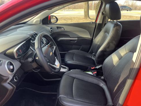 Used 2020 Chevrolet Sonic Premier FWD image 12
