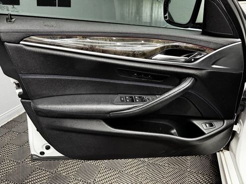 Used 2018 BMW 540i RWD image 38