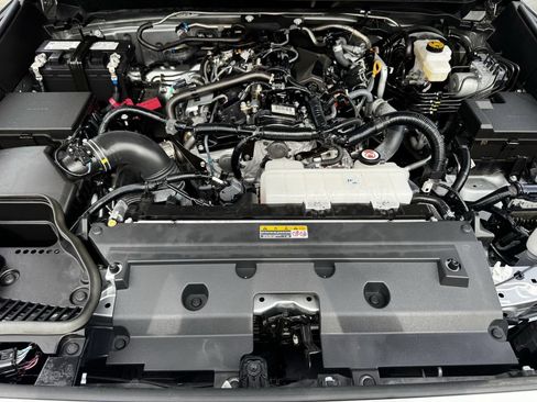Used 2025 Toyota Tacoma TRD Sport AWD/4WD image 29