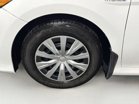 Used 2020 Toyota Camry LE FWD image 30