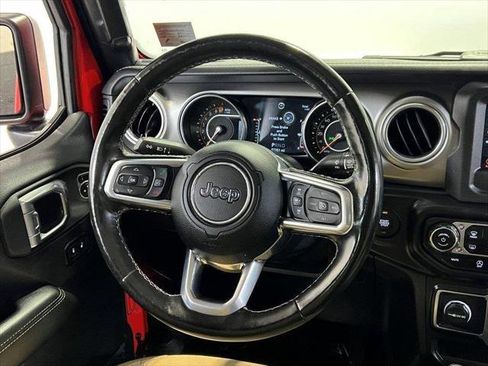 Certified 2021 Jeep Gladiator Overland w/ Cold Weather Group image 18