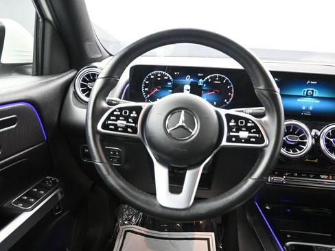 Used 2023 Mercedes-Benz GLB 250 4MATIC image 29