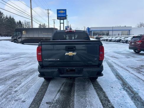 Used 2017 Chevrolet Colorado LT w/ LT Convenience Package image 4