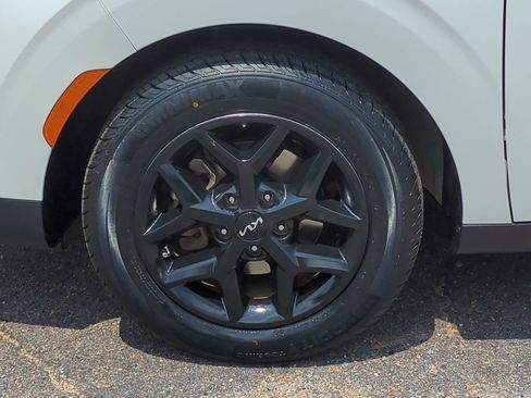 Certified 2022 Kia Soul LX w/ Technology Package FWD image 11