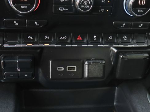 Used 2020 Chevrolet Silverado 1500 LT Trail Boss AWD/4WD image 43