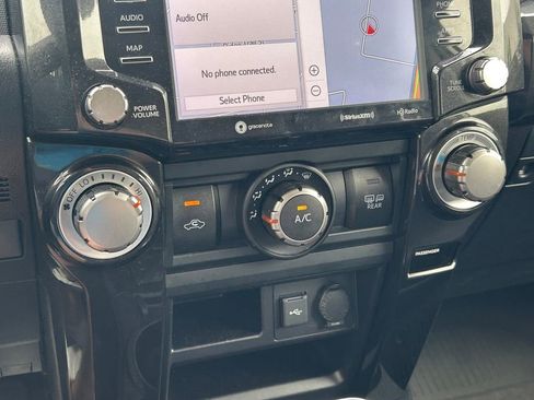 Used 2021 Toyota 4Runner TRD Off-Road Premium w/ Moonroof Package AWD/4WD image 32