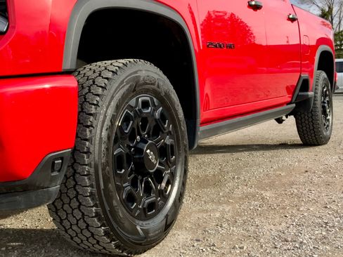 Used 2024 Chevrolet Silverado 2500 LTZ w/ LTZ Plus Package image 18