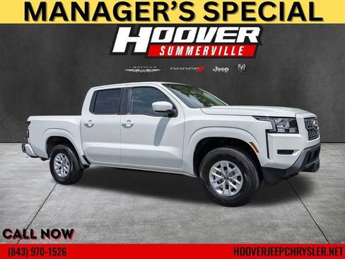 Used 2024 Nissan Frontier SV AWD/4WD image 1