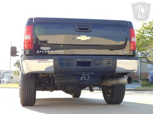 Used 2010 Chevrolet Silverado 2500 LTZ w/ Suspension Package, Off-Road image 28