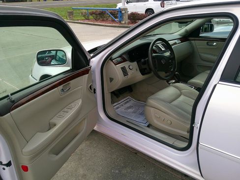 Used 2007 Cadillac DTS image 8