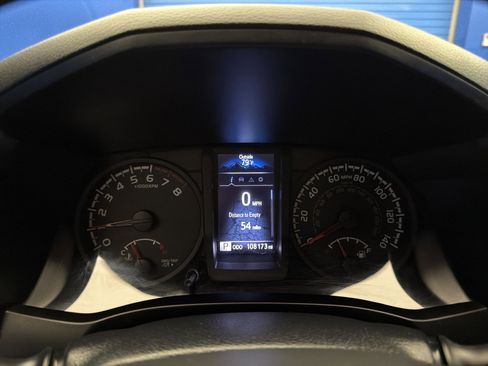 Used 2018 Toyota Tacoma SR w/ SR Convenience Package AWD/4WD image 18