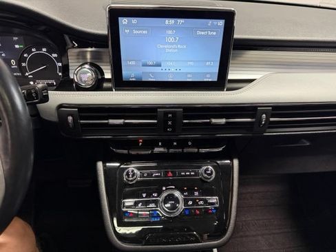 Used 2021 Lincoln Corsair AWD w/ Premium Package image 40