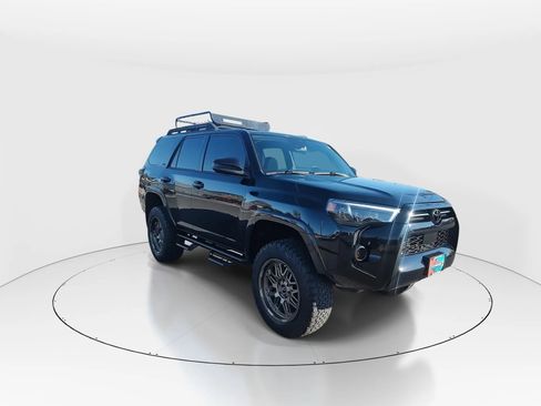 Used 2020 Toyota 4Runner SR5 image 2