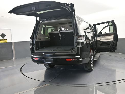 Used 2024 Jeep Grand Wagoneer L Base image 88