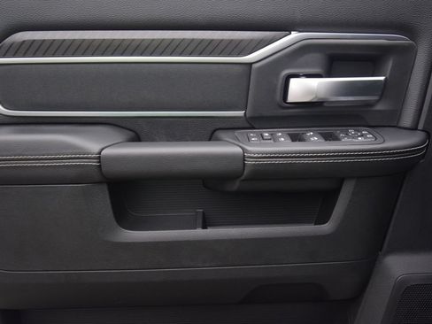 New 2026 RAM 2500 Big Horn AWD/4WD image 30