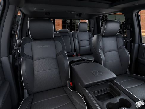 New 2026 RAM 2500 Laramie AWD/4WD image 16