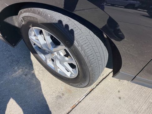 Used 2023 Chevrolet Equinox LT image 31