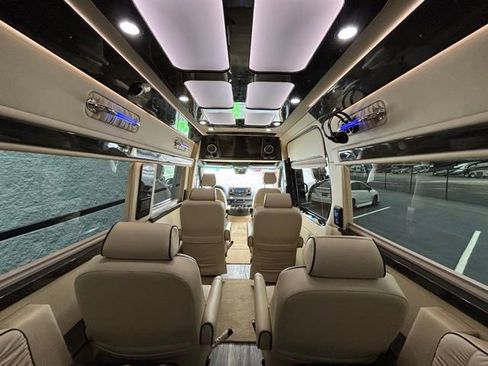 Used 2021 Mercedes-Benz Sprinter 3500 image 3