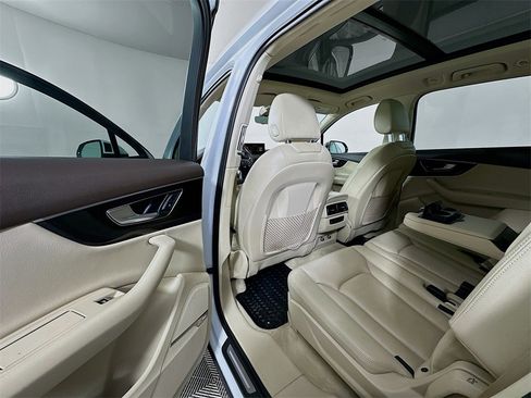 Used 2018 Audi Q7 3.0T Premium Plus image 17