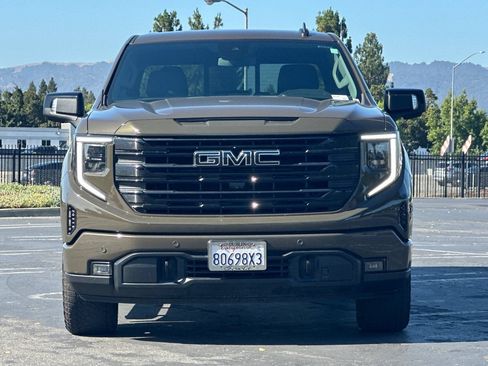 Used 2024 GMC Sierra 1500 Elevation w/ Elevation Premium Package AWD/4WD image 9