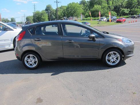 Used 2017 Ford Fiesta SE FWD image 3