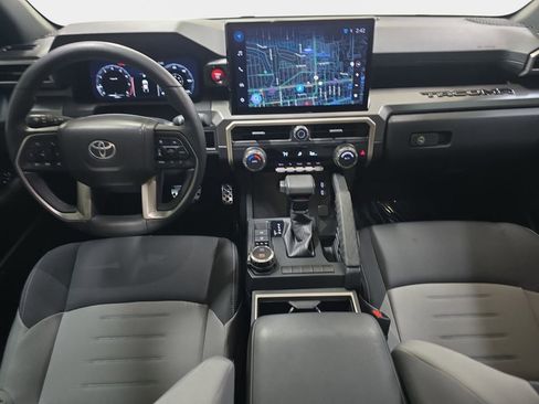 Used 2024 Toyota Tacoma TRD Sport image 12