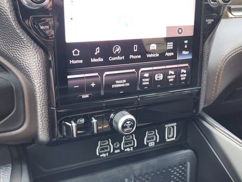 New 2026 RAM 2500 Limited AWD/4WD image 18