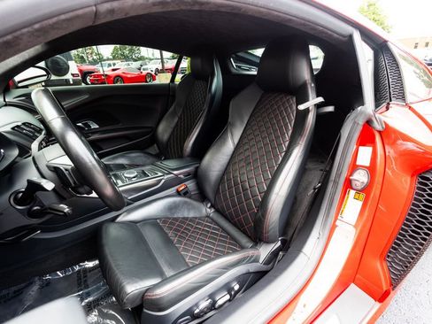 Used 2017 Audi R8 V10 w/ Carbon Exterior Package AWD/4WD image 42