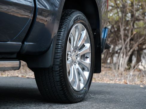 Used 2019 Chevrolet Silverado 1500 High Country w/ Technology Package image 5