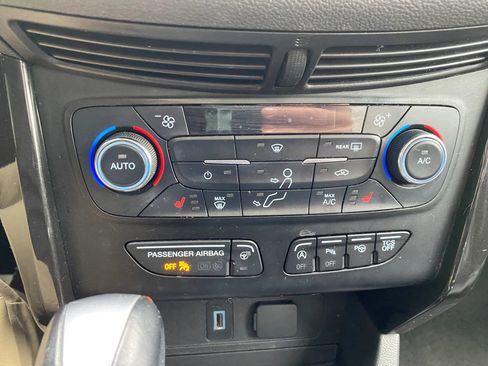 Used 2017 Ford Escape Titanium w/ Equipment Group 301A AWD/4WD image 21