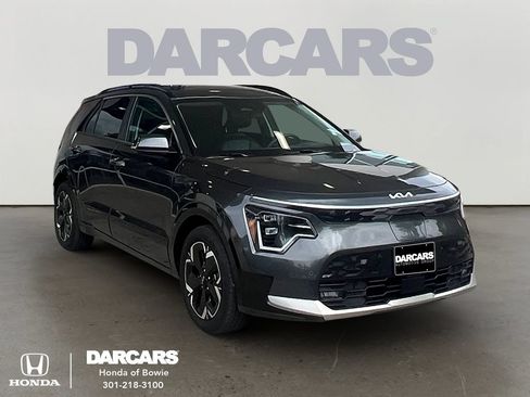 Used 2023 Kia Niro Wave w/ Wave Preserve Package FWD image 1