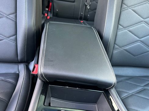 Used 2025 Volkswagen Atlas SE w/ Panoramic Sunroof Package image 44