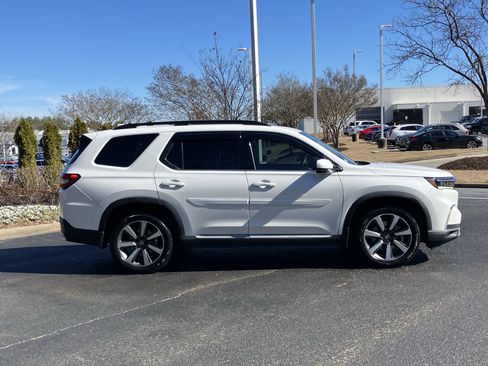 Certified 2023 Honda Pilot Elite image 11