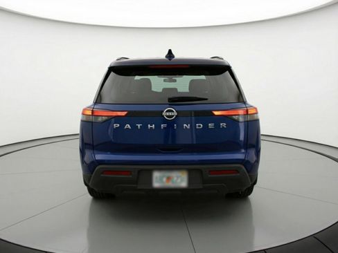 Used 2025 Nissan Pathfinder SV image 7