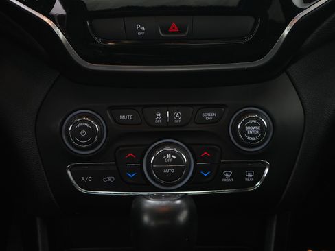 Used 2020 Jeep Cherokee Limited AWD/4WD image 20