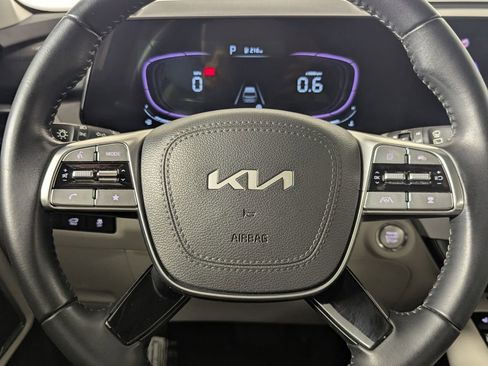 Used 2025 Kia Telluride S FWD image 16
