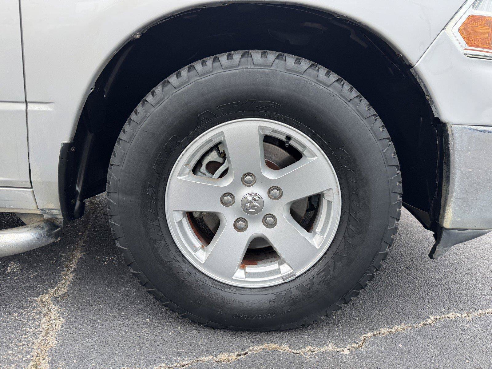 Used 2011 RAM 1500 Classic SLT w/ Luxury Group RWD image 41