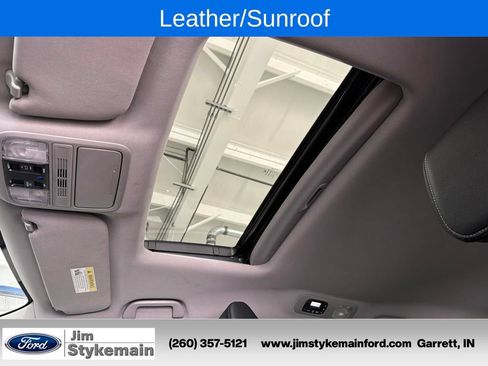 Used 2023 Honda Odyssey EX-L image 3