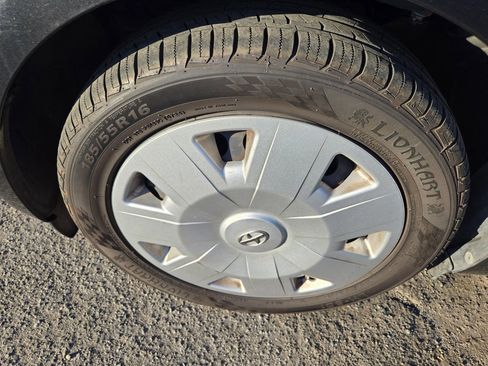 Used 2013 Scion iQ image 21