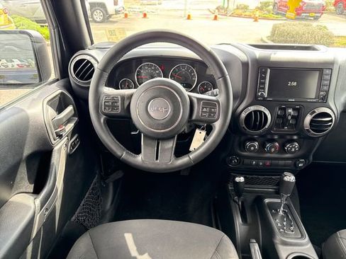 Used 2017 Jeep Wrangler Unlimited Sport w/ Quick Order Package 24S AWD/4WD image 17