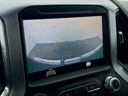 Used 2022 GMC Sierra 1500 Elevation RWD image 9
