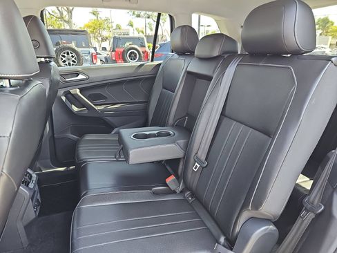 Used 2022 Volkswagen Tiguan SE FWD image 17