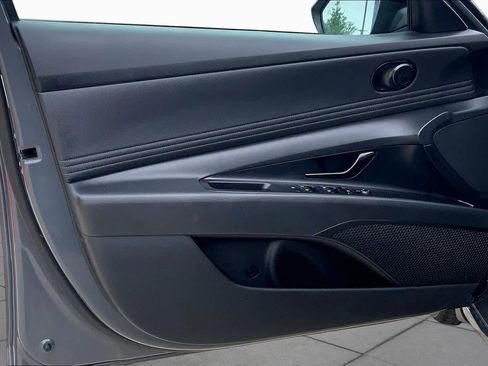 Used 2025 Hyundai Elantra Sport FWD image 22