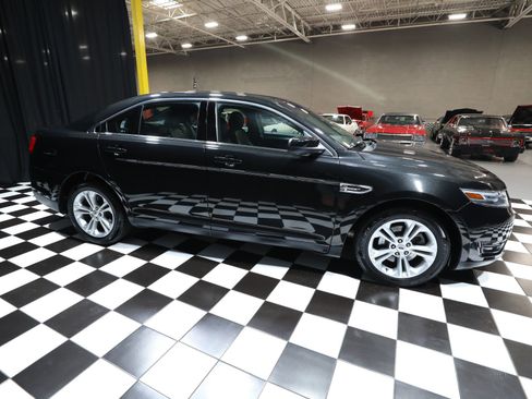 Used 2013 Ford Taurus SEL FWD image 16